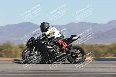 media/Oct-30-2025-Racers Edge (Thu) [[dabbdaf680]]/3-B Group/Session 4 (Turn 9 Side)/